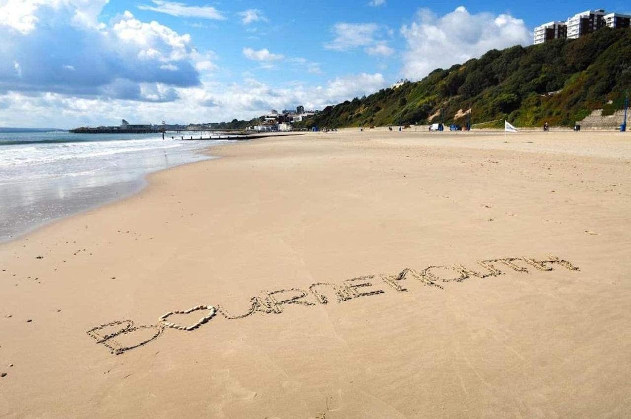 Flat-C, 4 Adults, 20 Mins To Beach, Netflix, Wifi, Sleeps 4 Adults Bournemouth Dış mekan fotoğraf