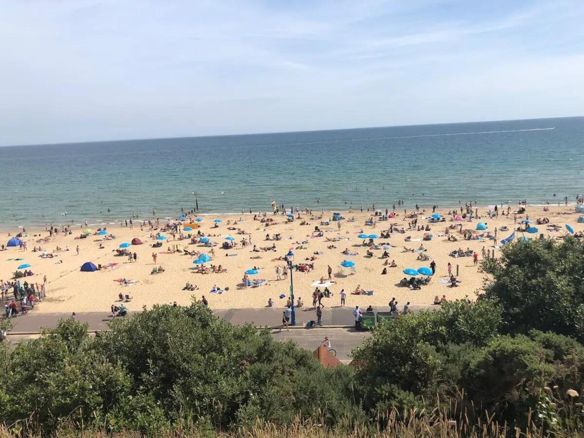 Flat-C, 4 Adults, 20 Mins To Beach, Netflix, Wifi, Sleeps 4 Adults Bournemouth Dış mekan fotoğraf
